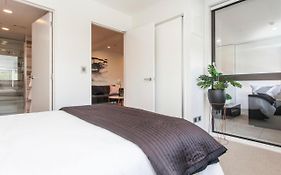 Spacious One Bedroom Apartment In Newmarket